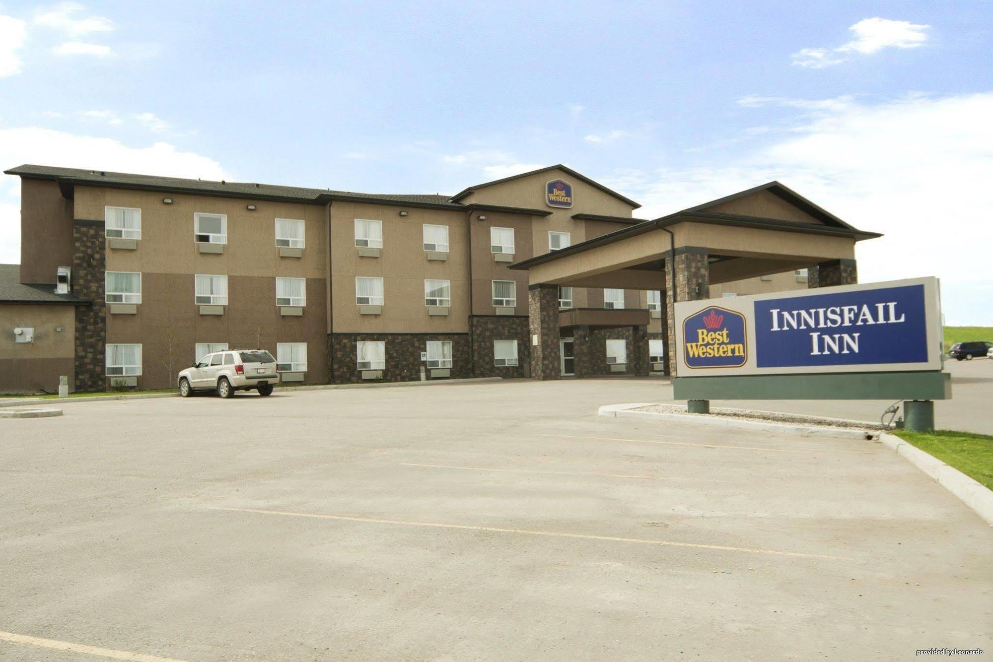 Days Inn By Wyndham Innisfail Экстерьер фото